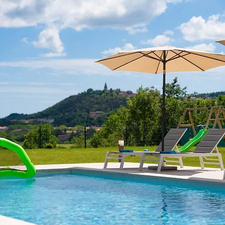 Villa Ana Lucija *